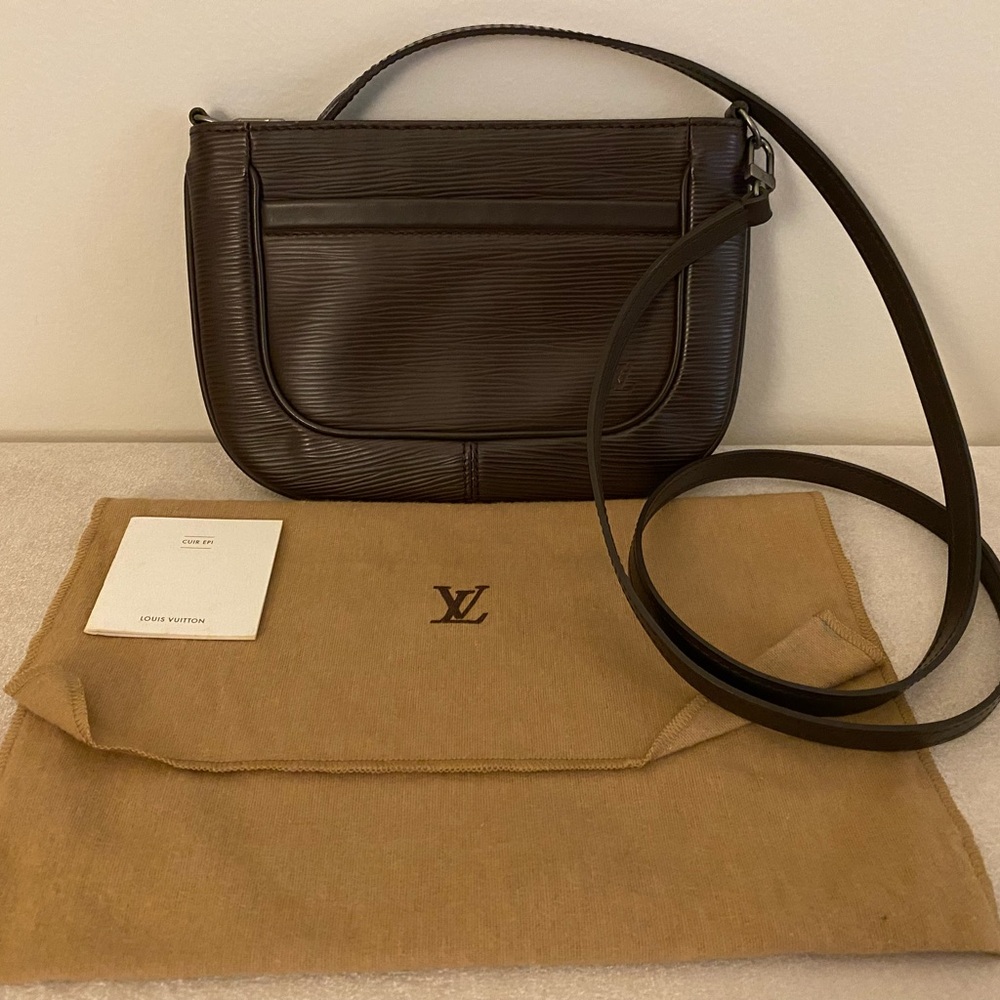 Louis Vuitton Salvanga Epi Leather Crossbody Clutch bag Authentic and Vintage